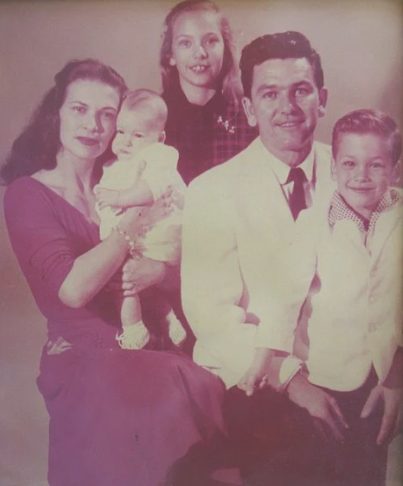 Sean Kyle Swayze's siblings childhood picture with his parents
